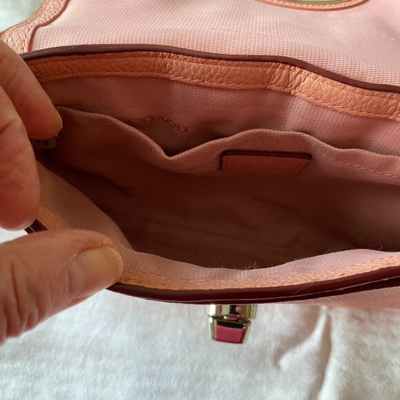 Authen COACH Leather Crossbody Bag. Flap w/Turn Lock Closure. Pink. Excel Cond'n - Picture 9 of 16
